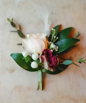 Boutonnieres - Green Bay floral